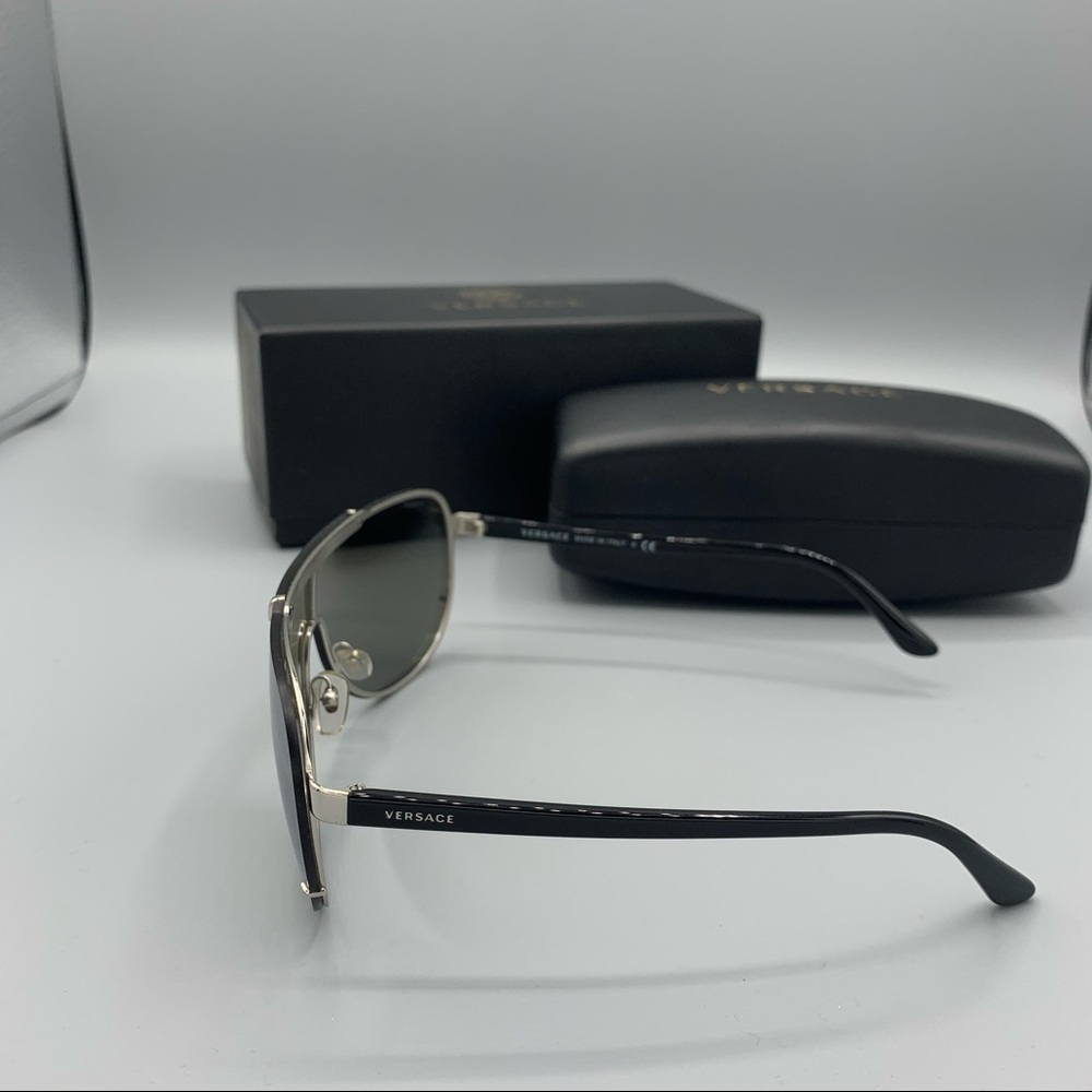 Versace Sunglasses - Picture 4 of 4